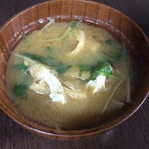 水菜と油揚げの味噌汁